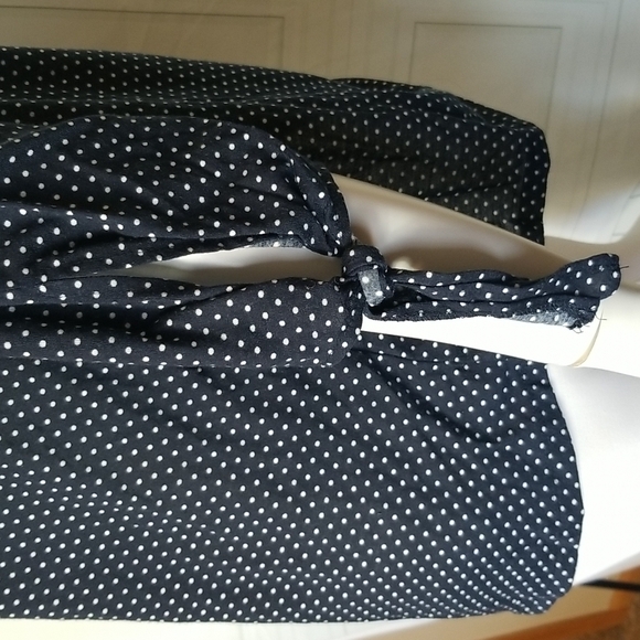 Eden & Oliva SZ Small Top Blue White Polka Dot On or Off the Shoulder Nautical - Picture 3 of 10
